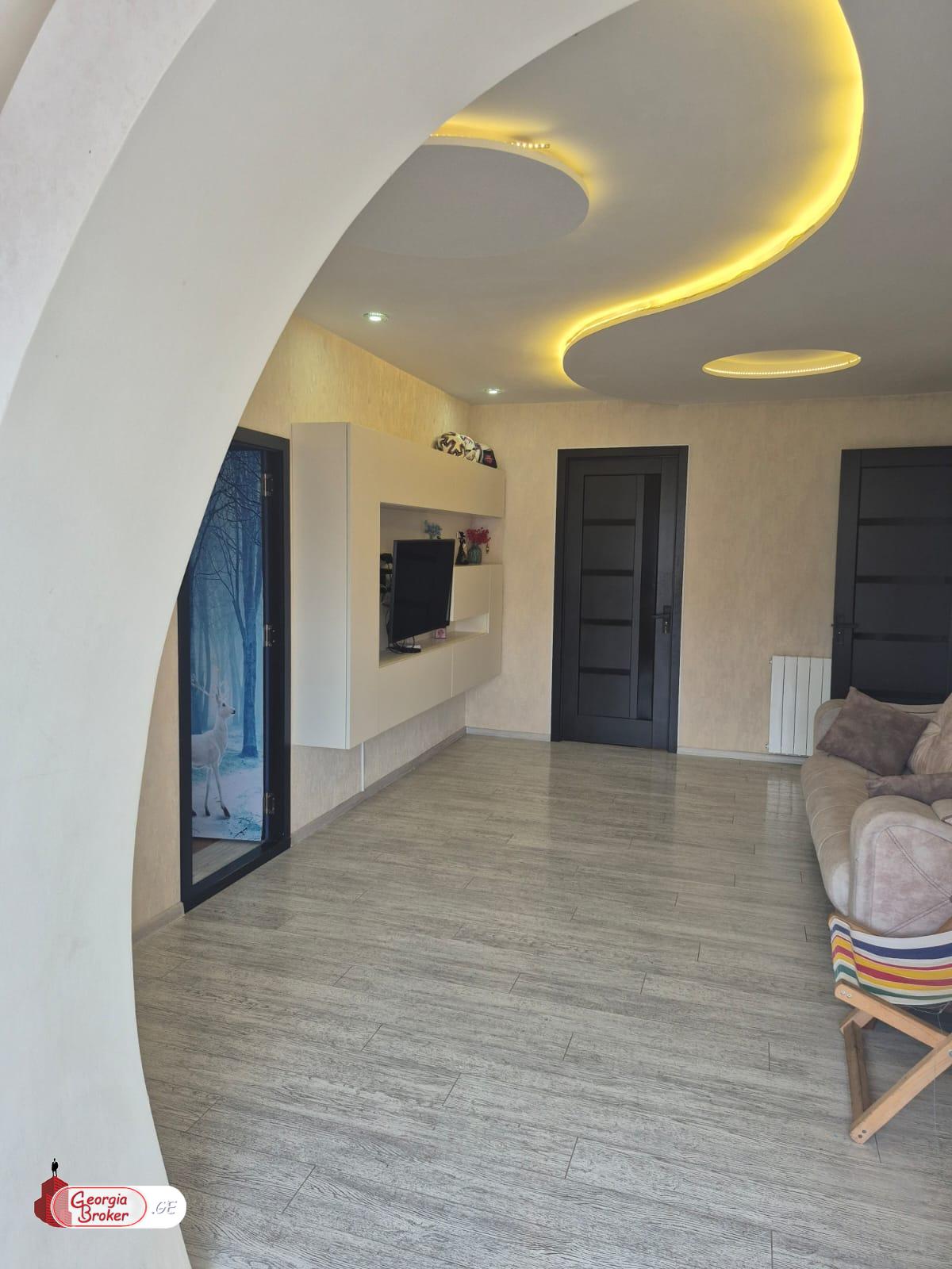 იყიდება ახალი გარემონტებული 3 ოთახიანი ბინა